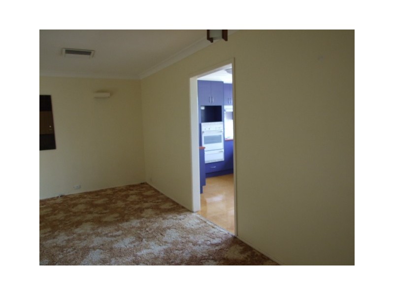 13 Evans Parade, Parkes NSW 2870