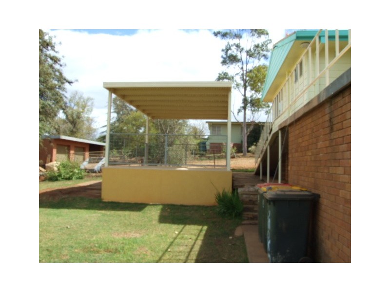 13 Evans Parade, Parkes NSW 2870