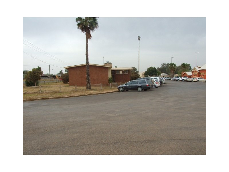 2 May Street, Parkes NSW 2870