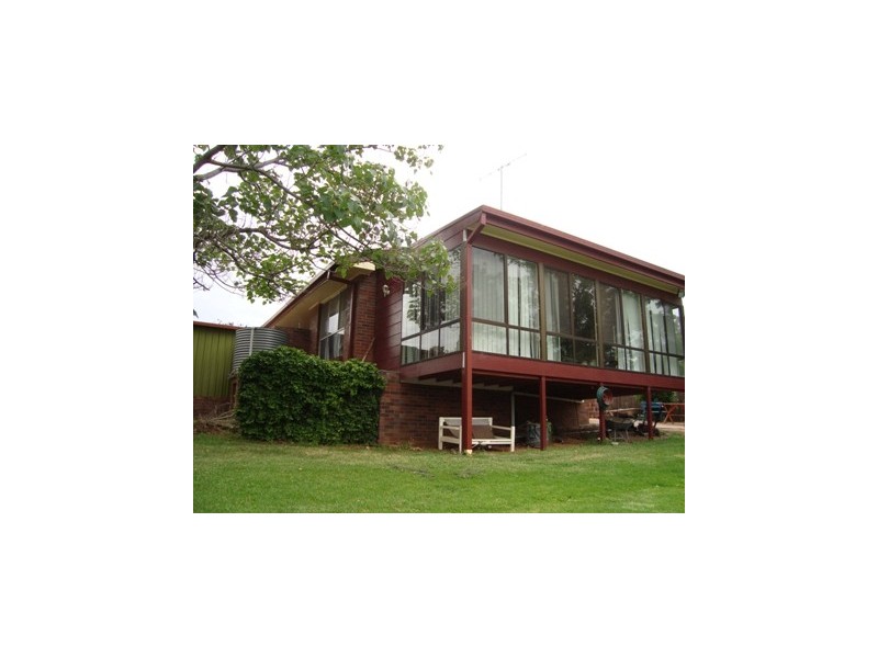 35 Mengarvie Road, Parkes NSW 2870