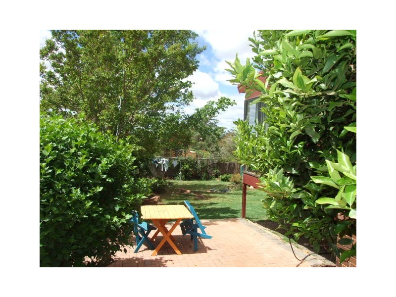 35 Mengarvie Road, Parkes NSW 2870