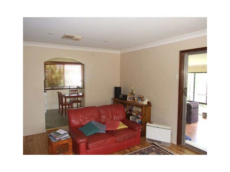 35 Mengarvie Road, Parkes NSW 2870