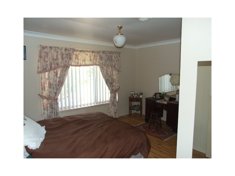35 Mengarvie Road, Parkes NSW 2870