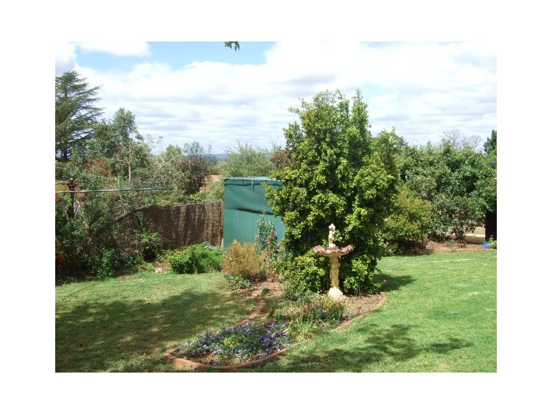 35 Mengarvie Road, Parkes NSW 2870