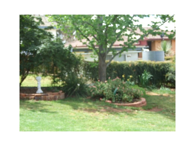 35 Mengarvie Road, Parkes NSW 2870