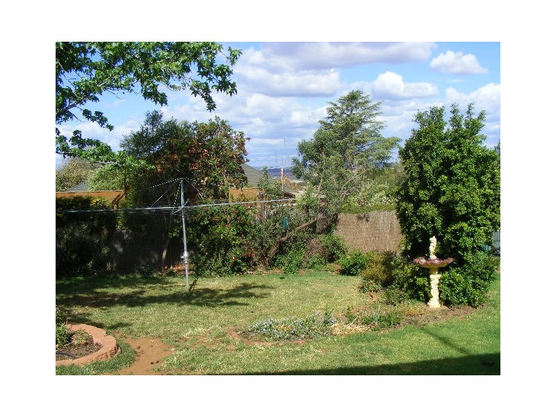 35 Mengarvie Road, Parkes NSW 2870