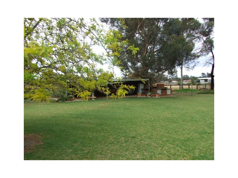 35-37 Kelly Road, Parkes NSW 2870