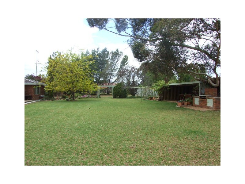 35-37 Kelly Road, Parkes NSW 2870