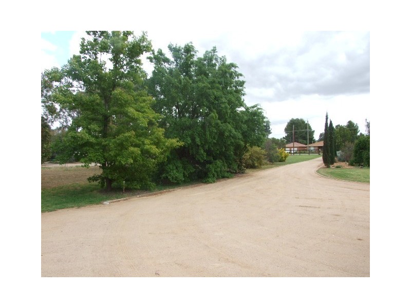 35-37 Kelly Road, Parkes NSW 2870