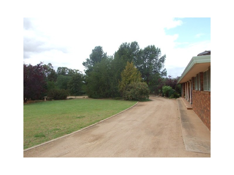 35-37 Kelly Road, Parkes NSW 2870