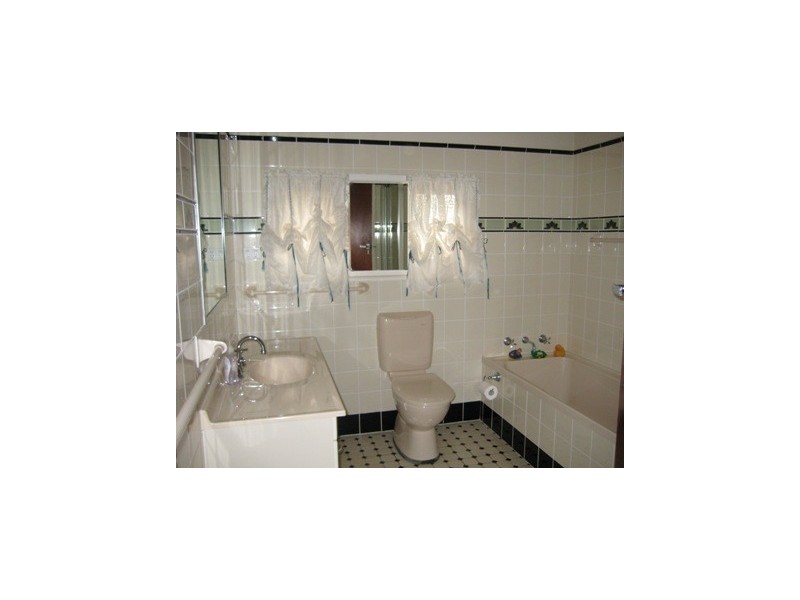 52 Church Street, Parkes NSW 2870