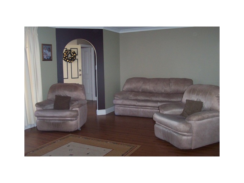 13 George Field Drive, Parkes NSW 2870