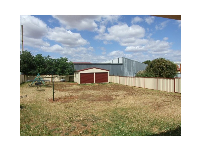 5 East Street, Parkes NSW 2870