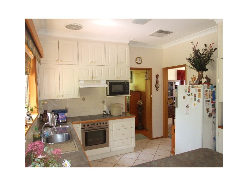 10 Evans Parade, Parkes NSW 2870