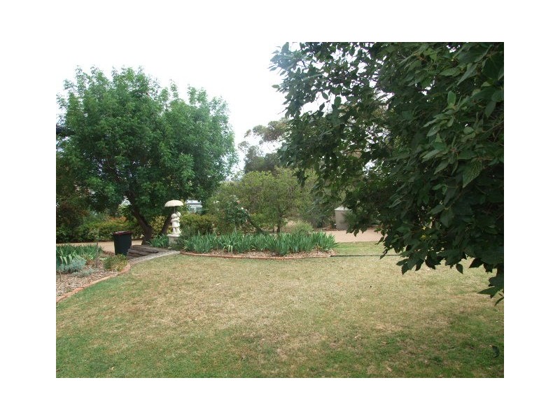 10 Evans Parade, Parkes NSW 2870