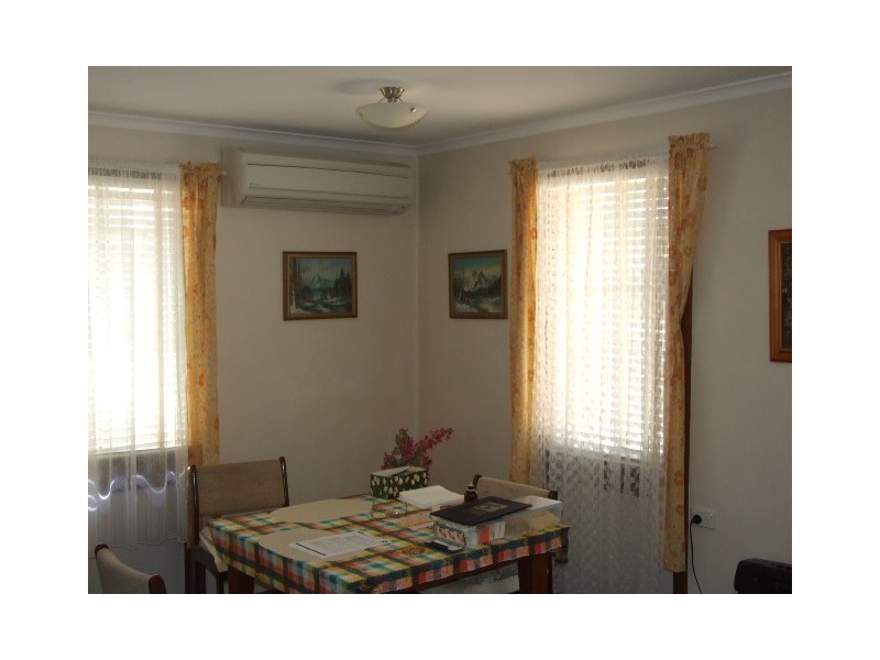 11 Best Street, Parkes NSW 2870