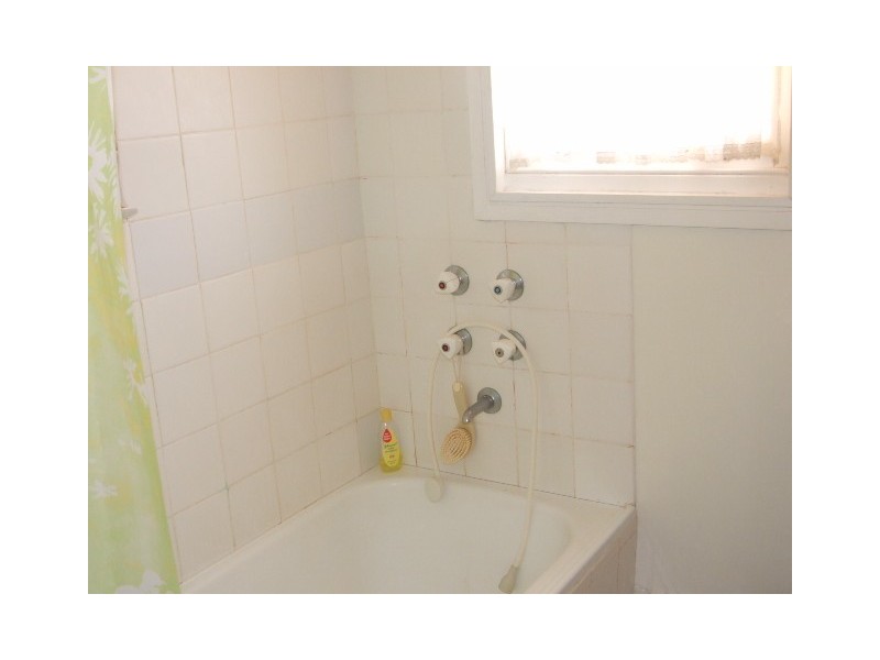 11 Best Street, Parkes NSW 2870