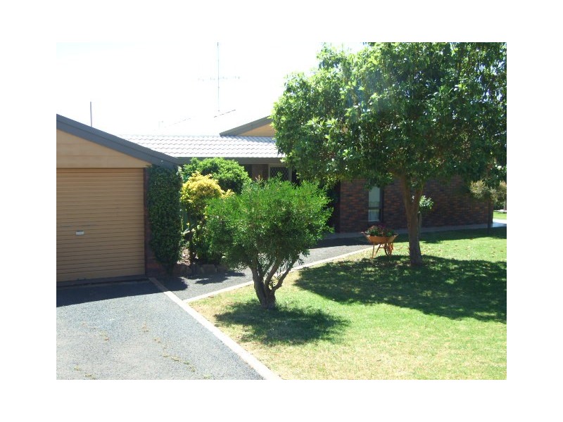 6 Coronation Avenue, Parkes NSW 2870