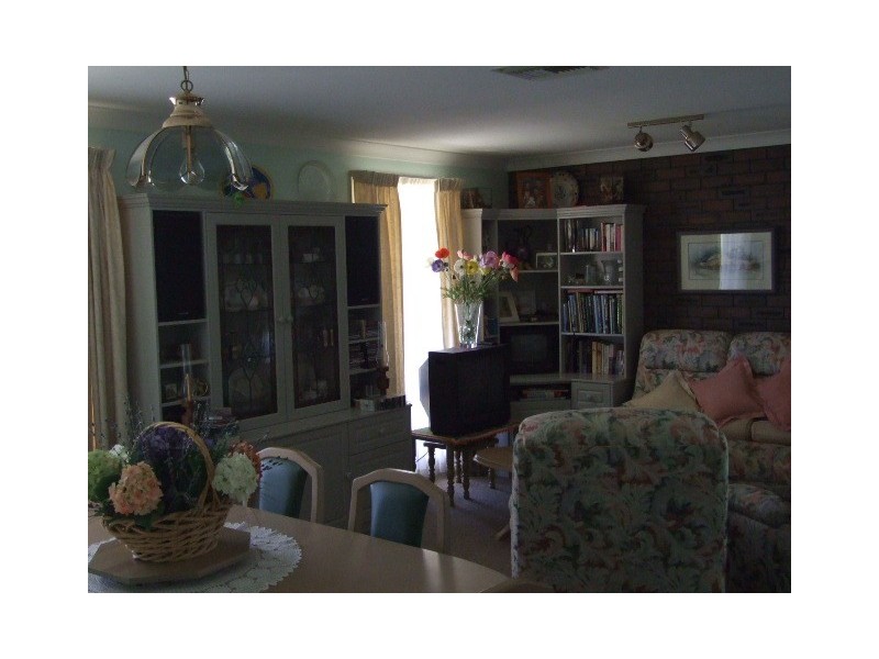 6 Coronation Avenue, Parkes NSW 2870