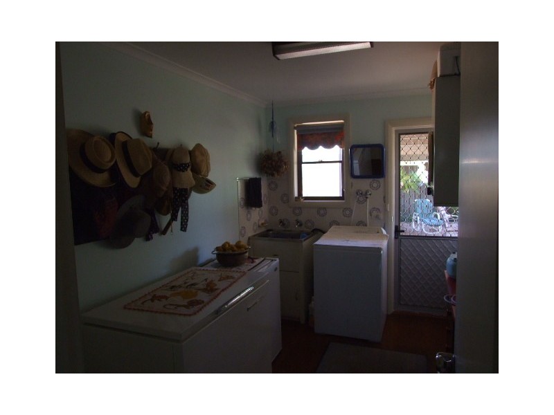 6 Coronation Avenue, Parkes NSW 2870