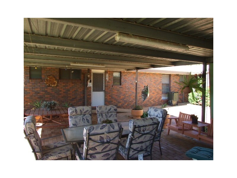 6 Coronation Avenue, Parkes NSW 2870