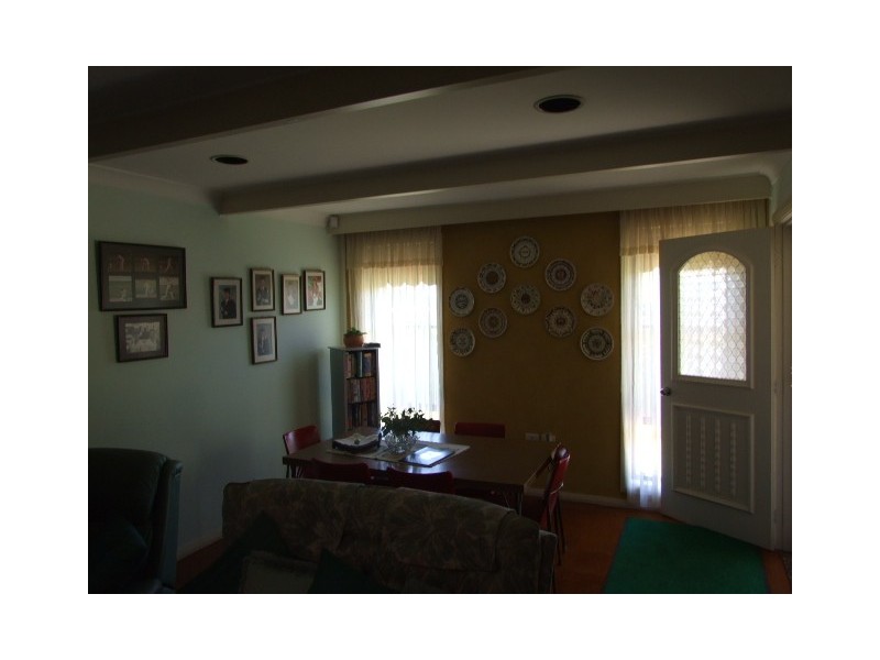 6 Coronation Avenue, Parkes NSW 2870