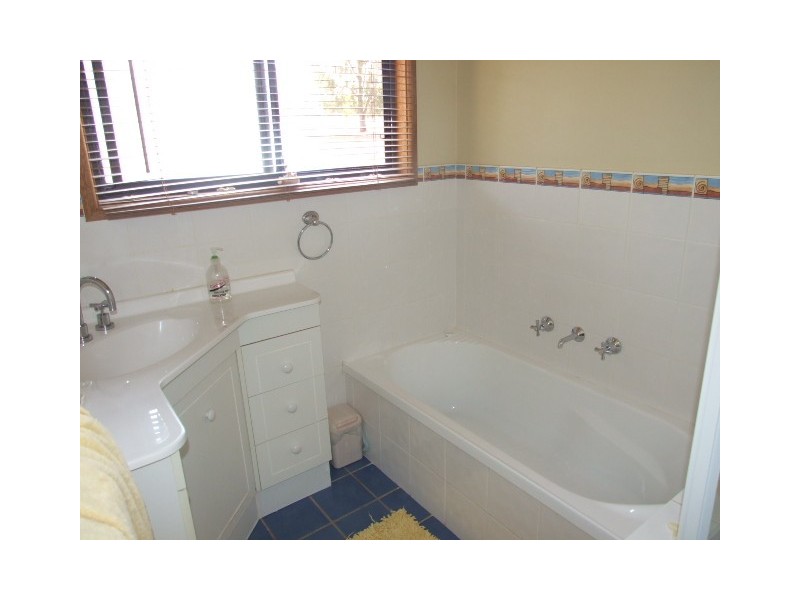 36 Birch Road, Parkes NSW 2870