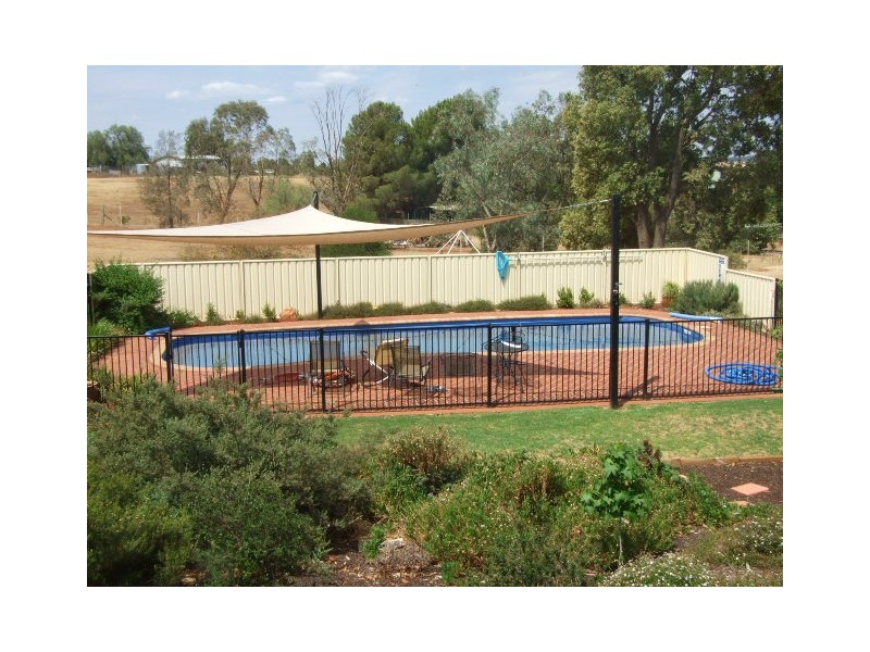 36 Birch Road, Parkes NSW 2870
