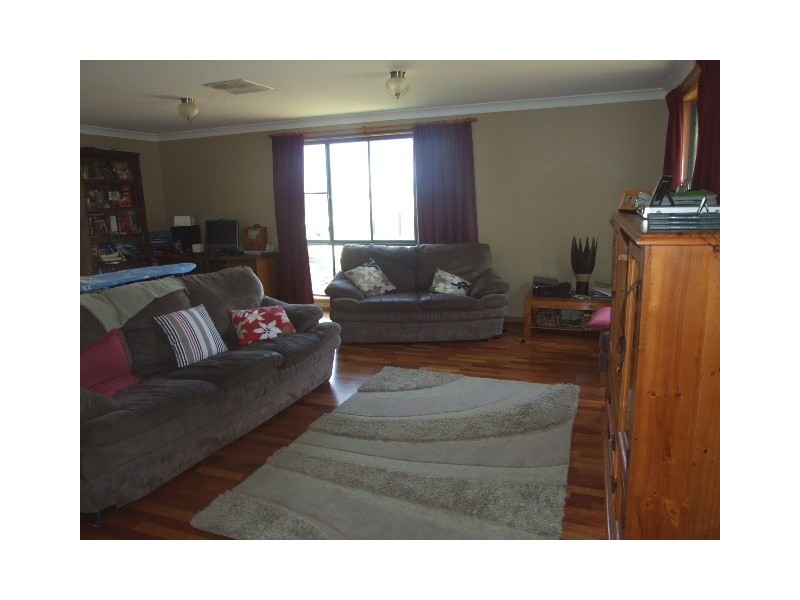 36 Birch Road, Parkes NSW 2870