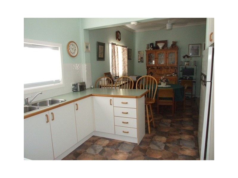 9 Webb Street, Parkes NSW 2870