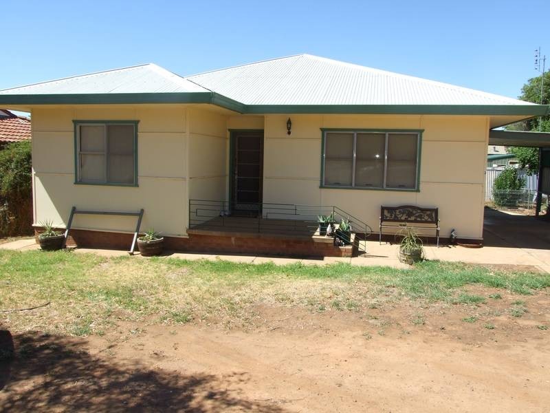 3 Thomas Street, Parkes NSW 2870