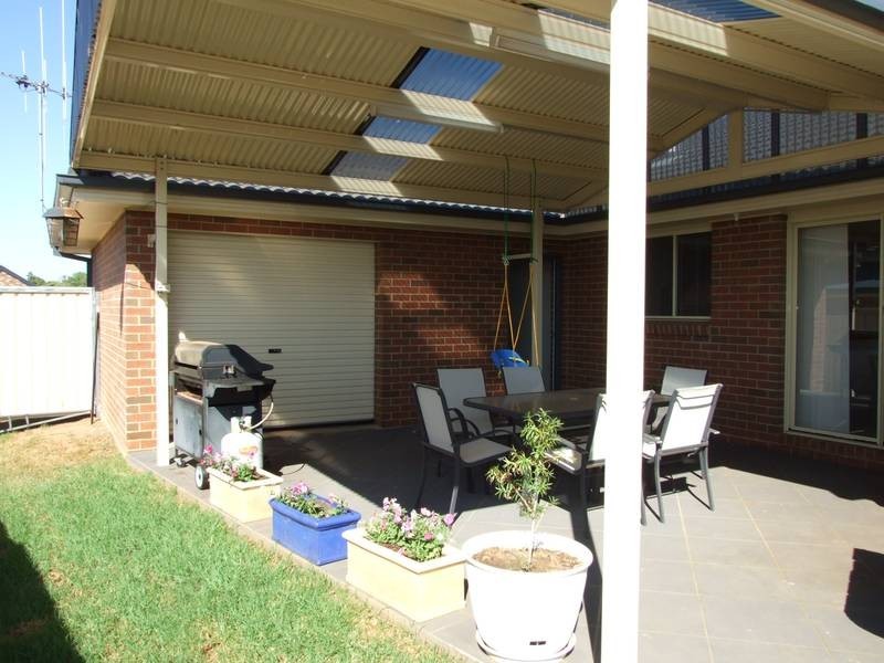 13 Noonan Street, Parkes NSW 2870