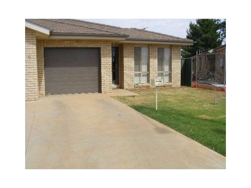 4/80 Close Street, Parkes NSW 2870
