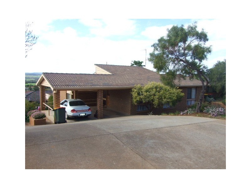 1 Glenwarrie Place, Parkes NSW 2870