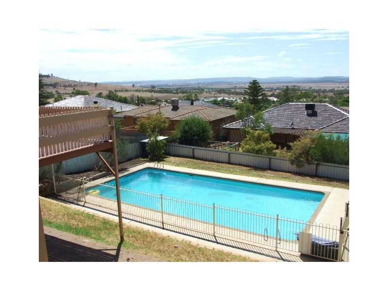 1 Glenwarrie Place, Parkes NSW 2870