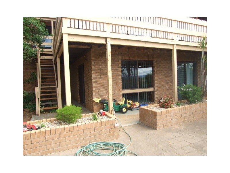 1 Glenwarrie Place, Parkes NSW 2870