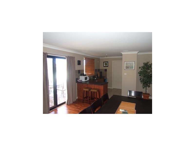14 George Field Drive, Parkes NSW 2870