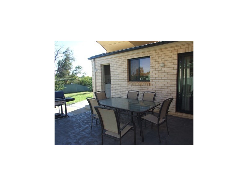 14 George Field Drive, Parkes NSW 2870