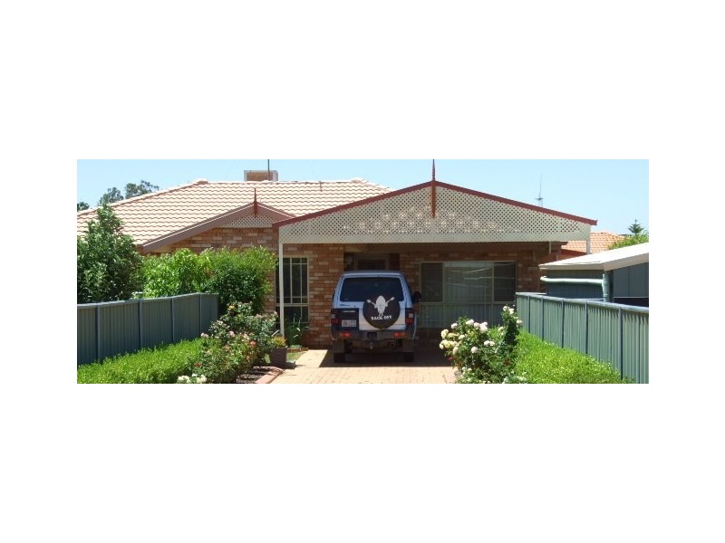 41 Flinders Street, Parkes NSW 2870