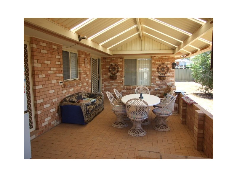 41 Flinders Street, Parkes NSW 2870