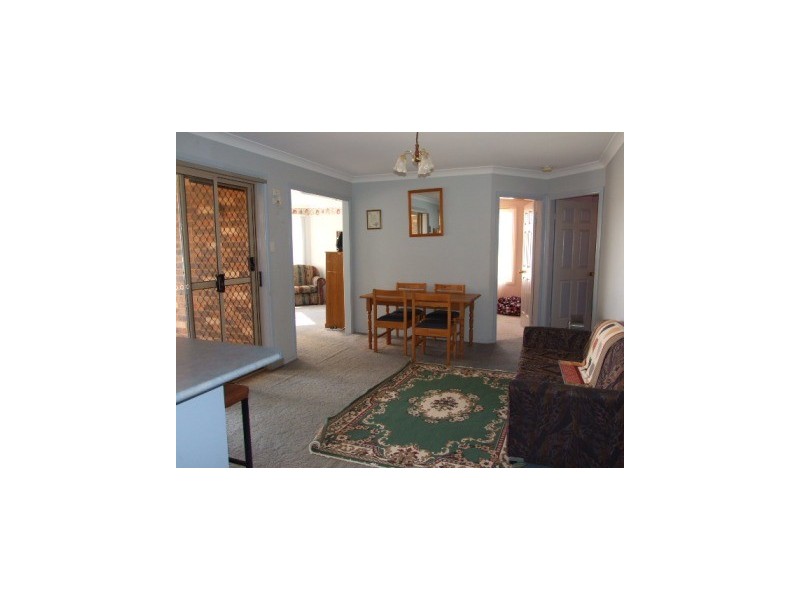 10 Mimosa Ave, Parkes NSW 2870