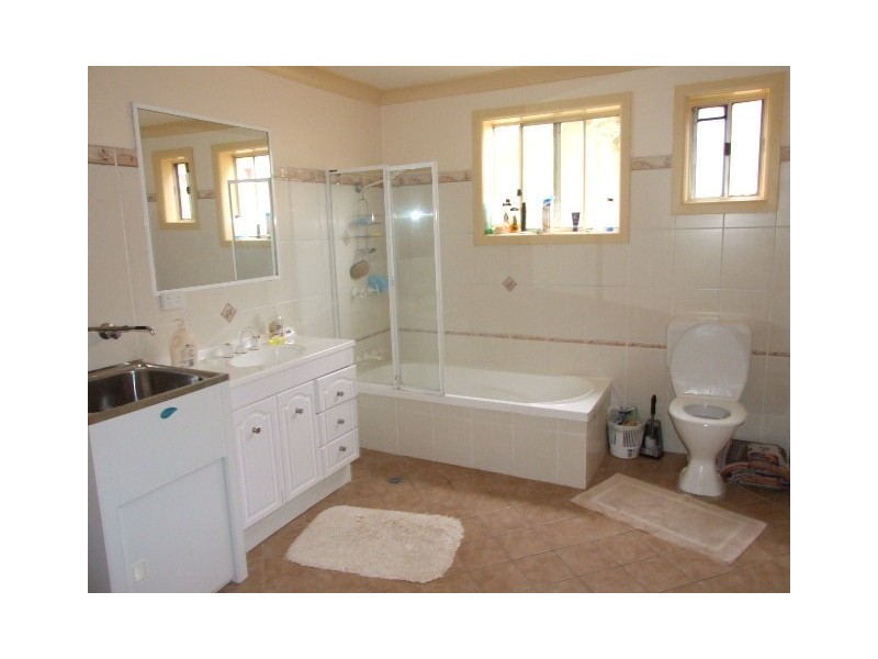 31 Hill Street, Parkes NSW 2870