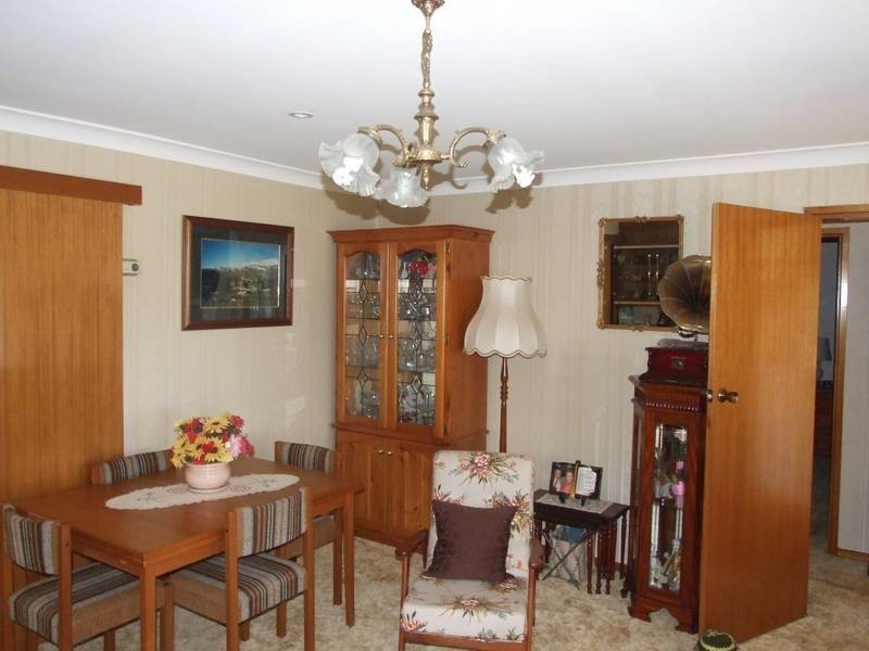 21 Brolgan Rd, Parkes NSW 2870