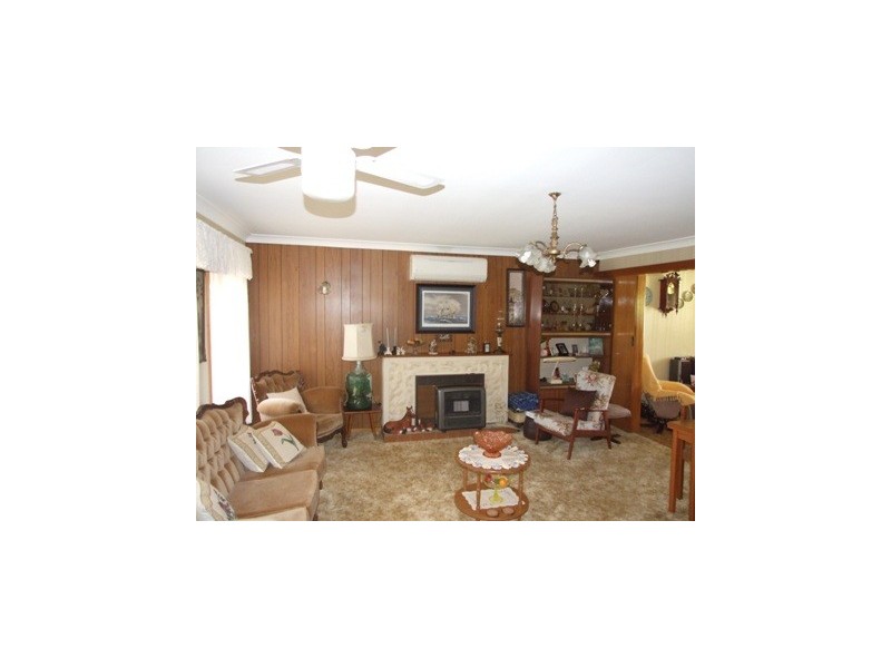 21 Brolgan Rd, Parkes NSW 2870