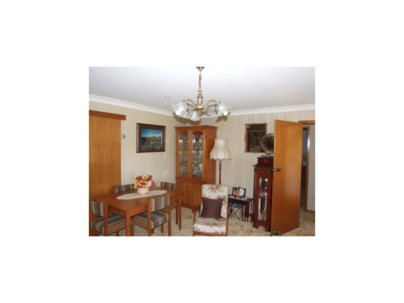 21 Brolgan Rd, Parkes NSW 2870