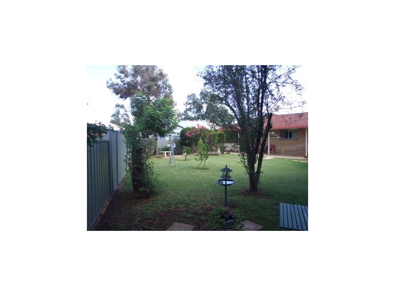 21 Brolgan Rd, Parkes NSW 2870