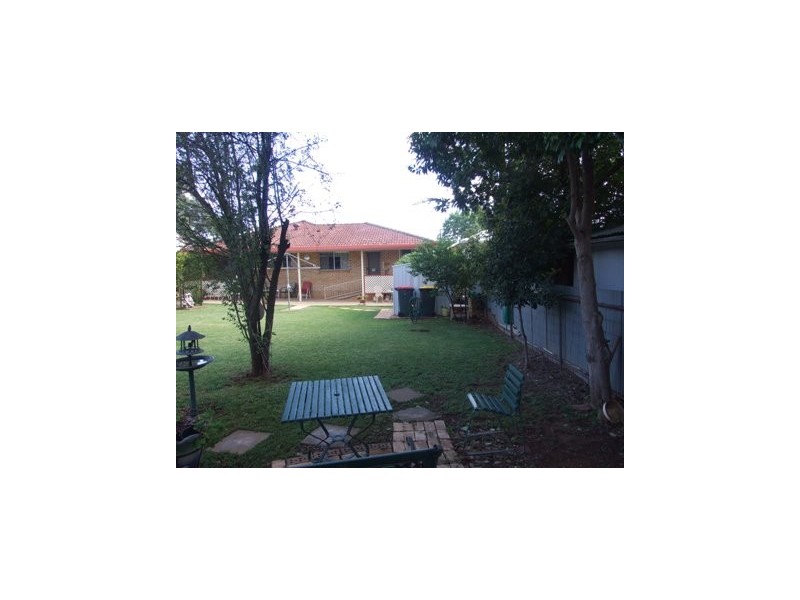 21 Brolgan Rd, Parkes NSW 2870