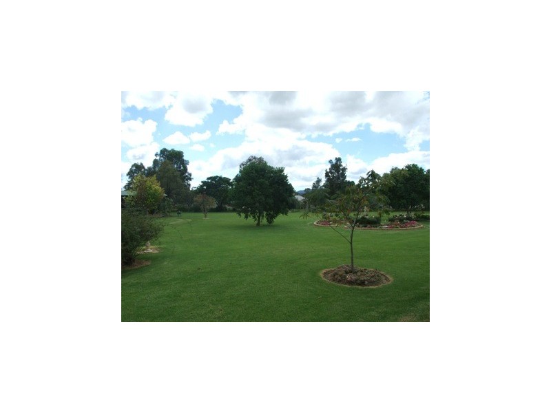 2 Strom Lane, Eugowra NSW 2806