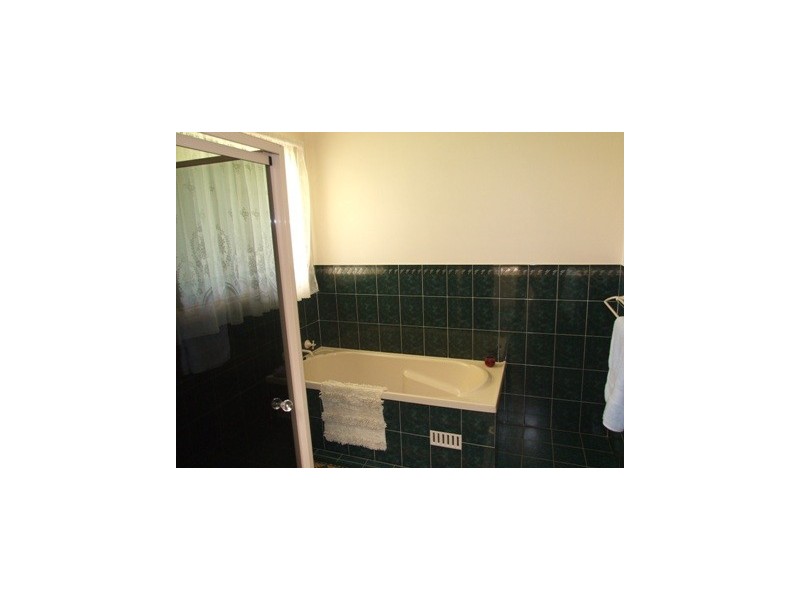 2 Strom Lane, Eugowra NSW 2806