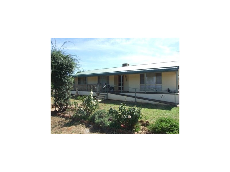 110 Dalton Street, Parkes NSW 2870
